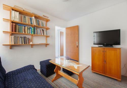 Apartments Ante-100m From Beach