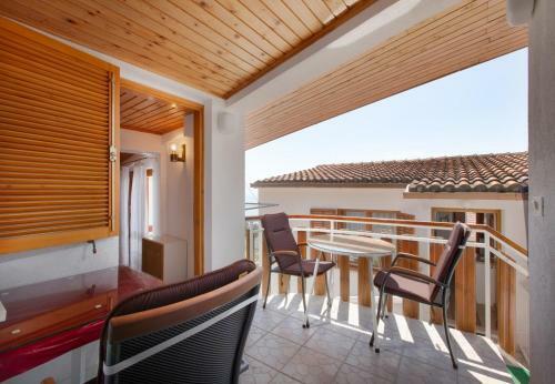 Apartments Ante-100m From Beach