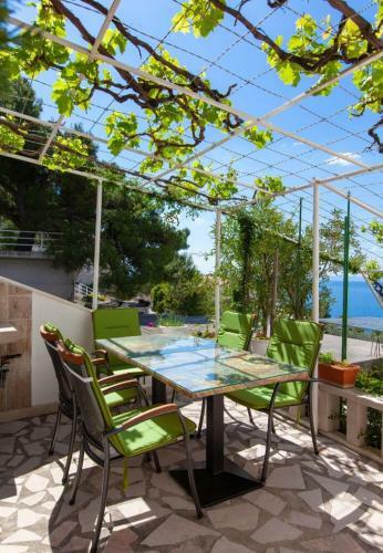 Apartments Ante-100m From Beach