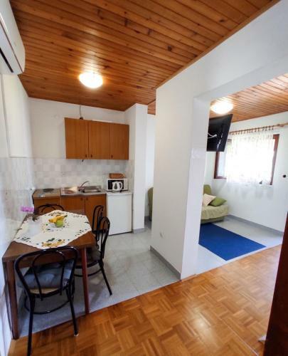 Apartments Anastazio -200m From Sea