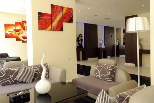 Apartamentos Raoum Inn