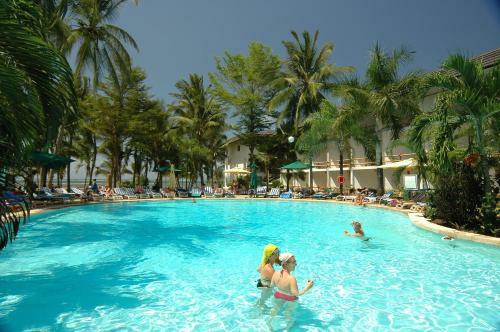 Travellers Beach Hotel