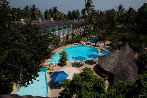 Travellers Beach Hotel