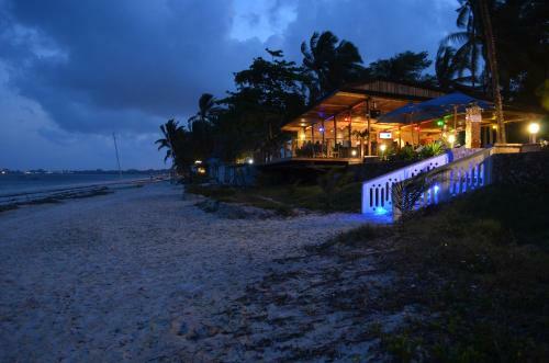 Travellers Beach Hotel