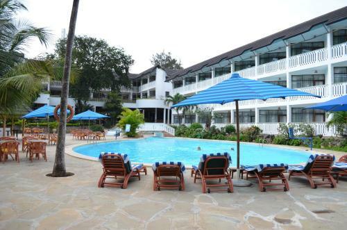Travellers Beach Hotel