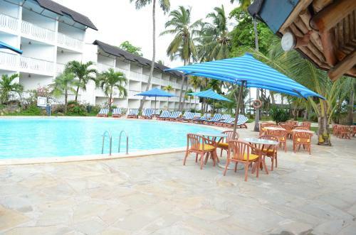 Travellers Beach Hotel