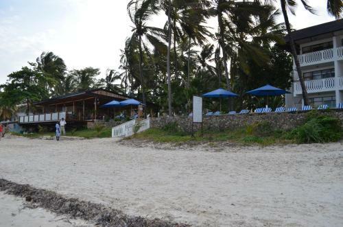 Travellers Beach Hotel