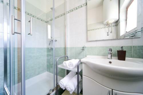 Apartments Zlatko - 100m From Sea