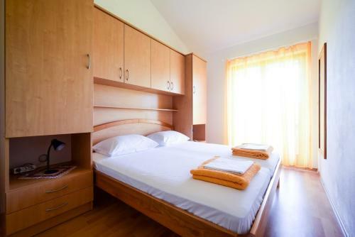 Apartments Zlatko - 100m From Sea