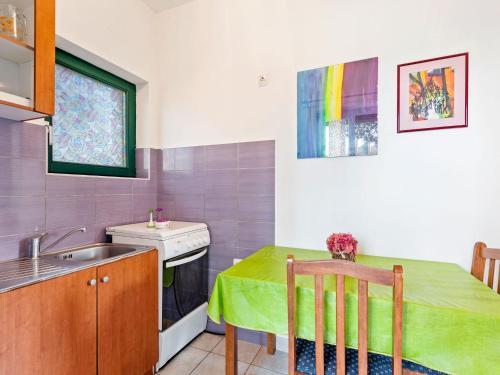 Simplistic Apartment In Petr?ane With Terrace