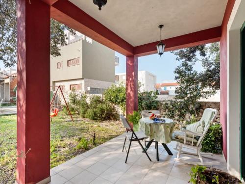 Simplistic Apartment In Petr?ane With Terrace
