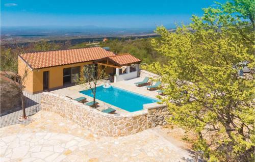 Three-bedroom Holiday Home In Drnis