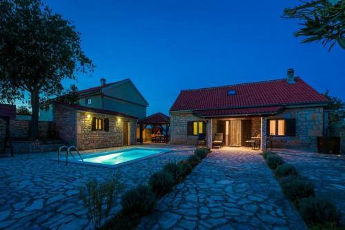 Villa Tihomir - With Pool