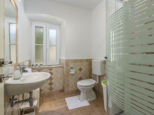 Villa Stone House With Private Pool For 10 People, Near Porec