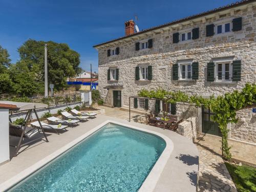 Villa Stone House With Private Pool For 10 People, Near Porec