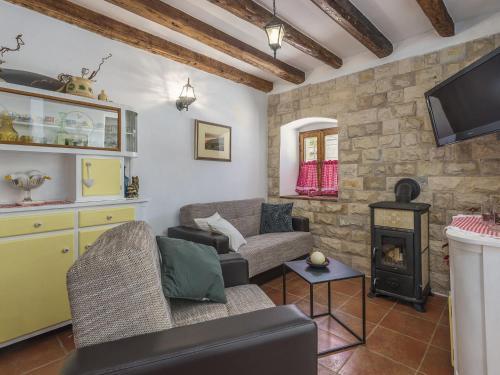 Villa Stone House With Private Pool For 10 People, Near Porec