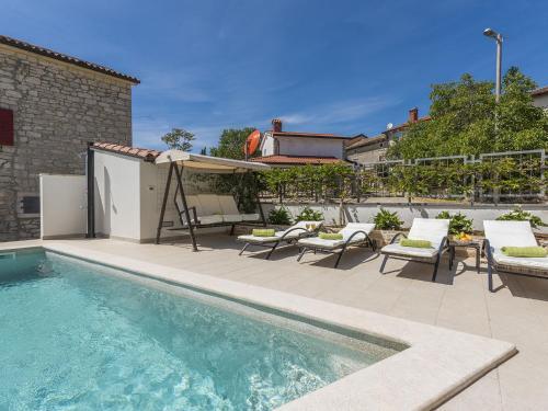 Villa Stone House With Private Pool For 10 People, Near Porec