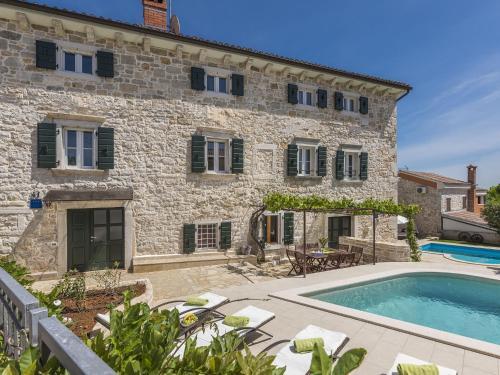 Villa Stone House With Private Pool For 10 People, Near Porec