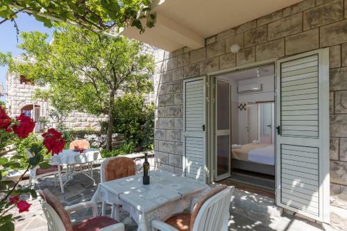 Hostal Begovi? Guest House
