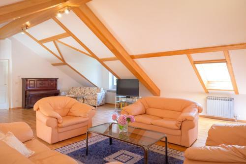 House Hedera V