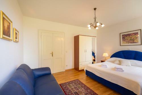 House Hedera V