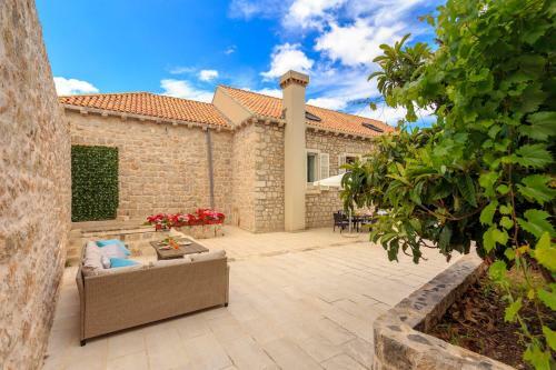 House Hedera V