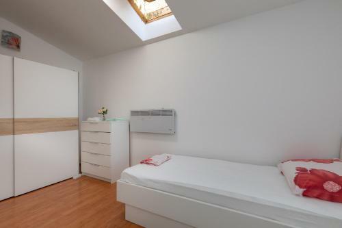 Apartment L&l