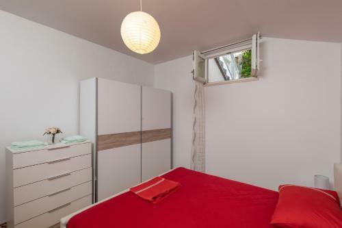 Apartment L&l