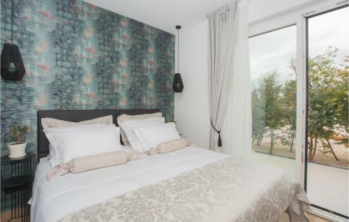 Awesome Home In Dubrava With Jacuzzi, Wifi And Heated Swimming Pool