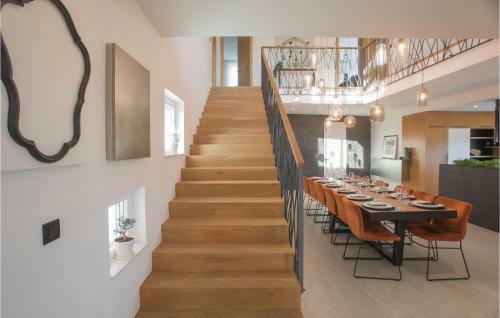 Awesome Home In Dubrava With Jacuzzi, Wifi And Heated Swimming Pool
