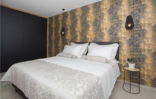 Awesome Home In Dubrava With Jacuzzi, Wifi And Heated Swimming Pool