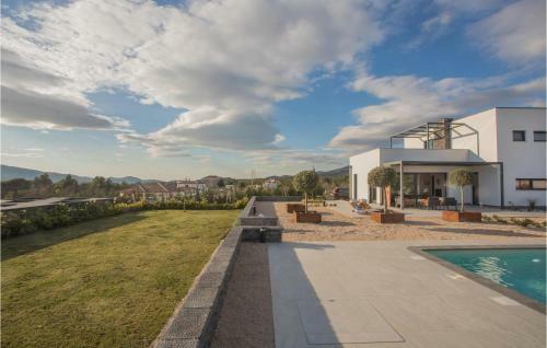 Awesome Home In Dubrava With Jacuzzi, Wifi And Heated Swimming Pool