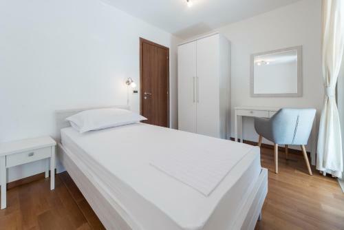 Apartment Maro Bayview