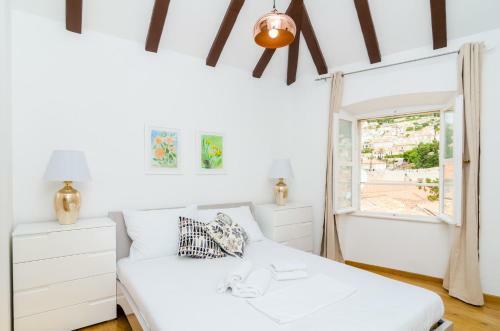 Hostal Cinema View House