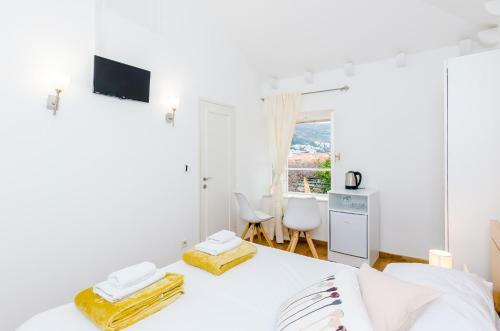 Hostal Cinema View House