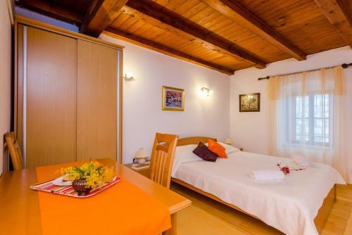11 Stars Apartments