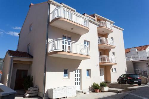Hostal Burum Apartments