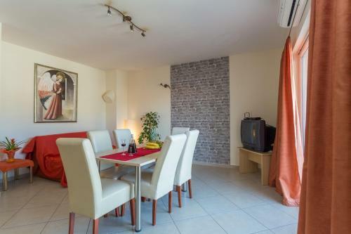 Hostal Burum Apartments