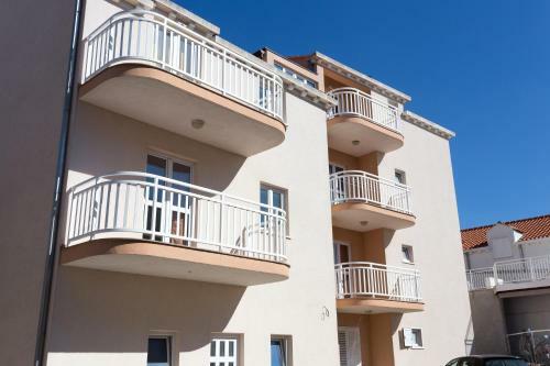 Hostal Burum Apartments