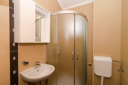 Hostal Burum Apartments