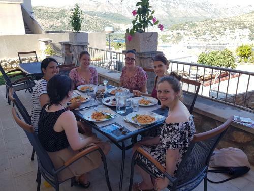 Hostal Burum Apartments