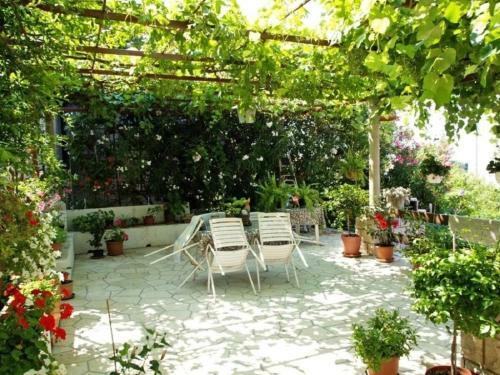 Hostal Apartments And Rooms Nada - Great Location