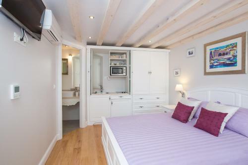 Studio Apartments Sonatina