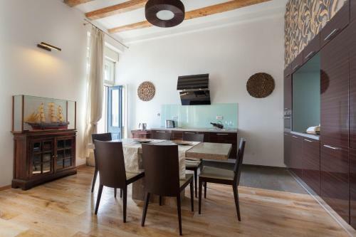 Luxury Beachfront Apartment Banje