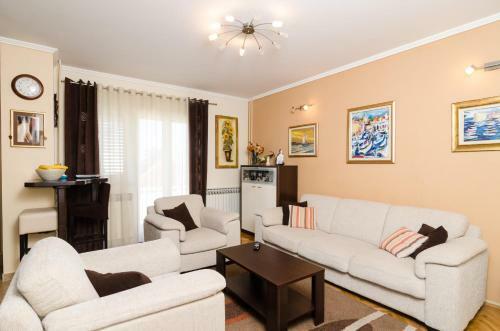 Apartment 4U