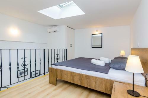 Hostal Rooms Baza