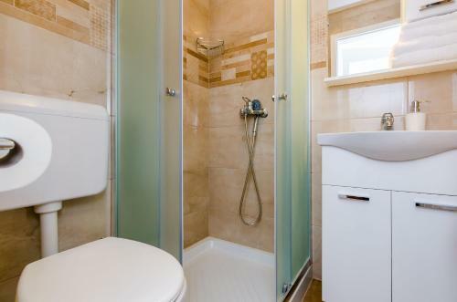 Hostal Rooms Baza