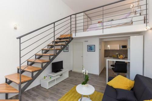 Apartments Pomet