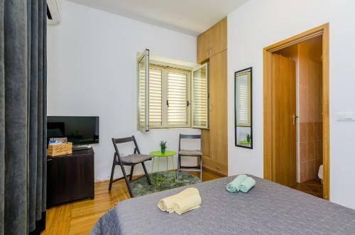 Hostal The Point Room
