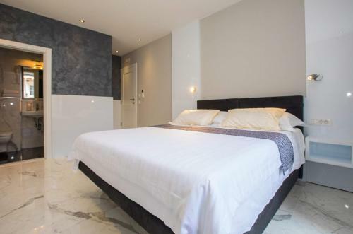 Hostal Soleil Luxury Rooms Old Town